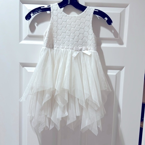 Adorable cat and Jack white dress with tulle skirt,  size 4T - Picture 1 of 7